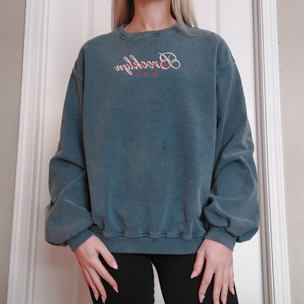 Urban Outfitters Brooklyn sweatshirt size M